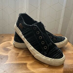 Blowfish Malibu Women’s Sneakers – Size 8